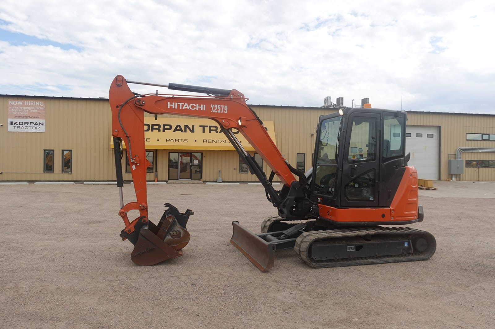 2022 Hitachi ZX60USB-5N