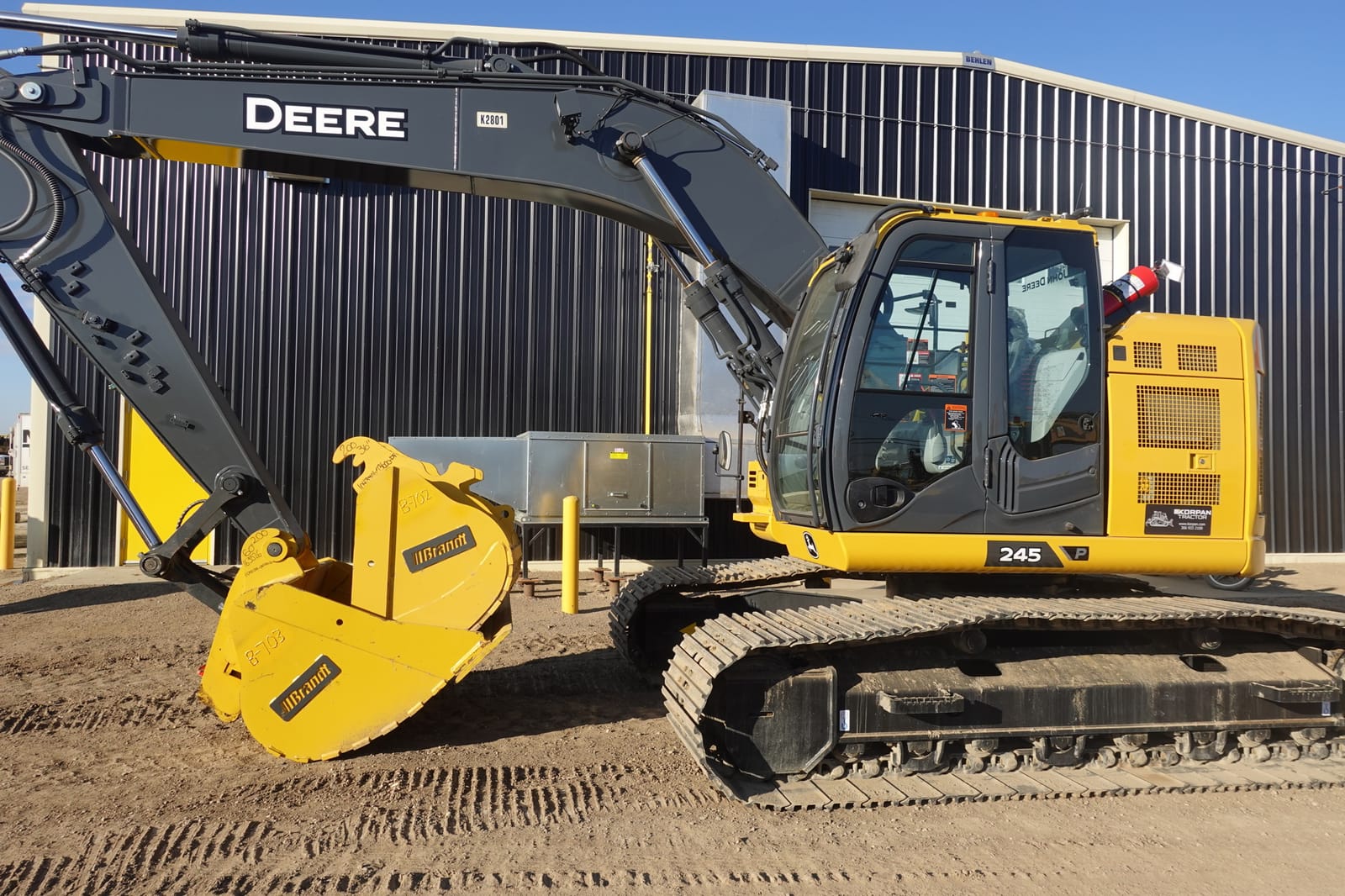 2024 John Deere 245P