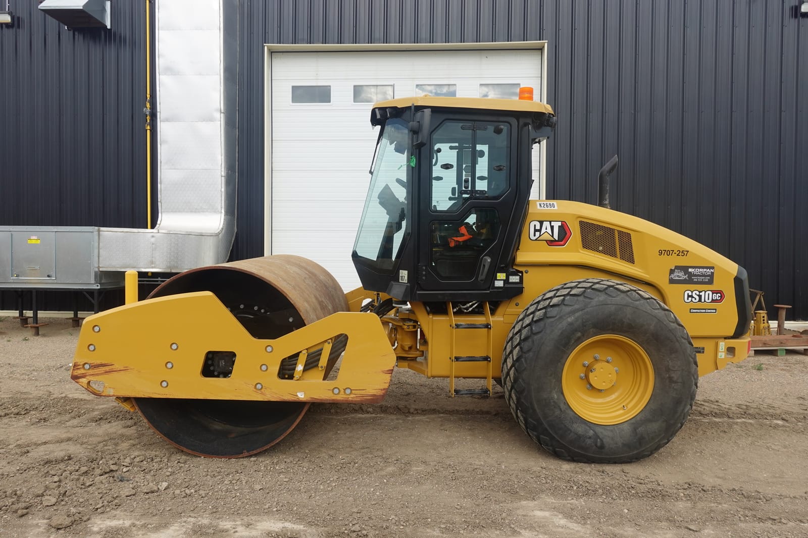 2022 Caterpillar CS10GC