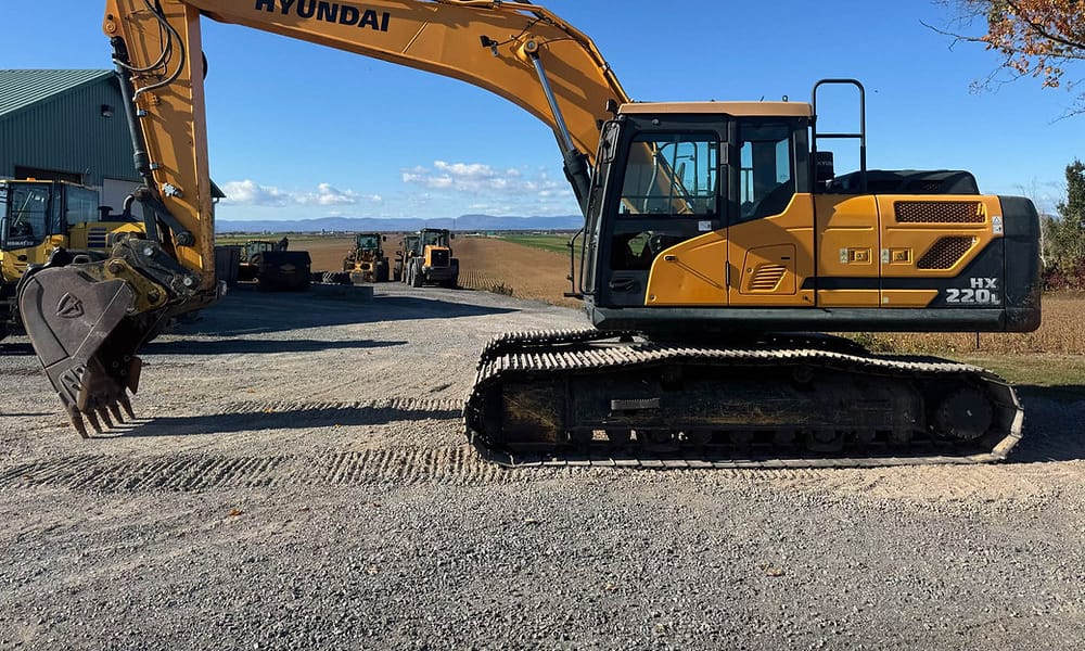 Hyundai HX220L