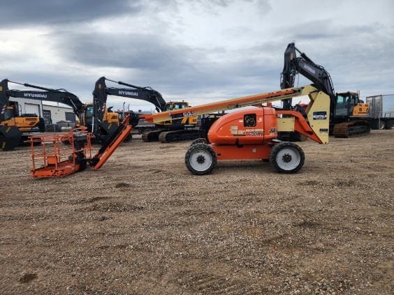 2013 JLG 600AJ