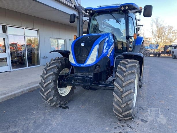 2017 NEW HOLLAND T6.165