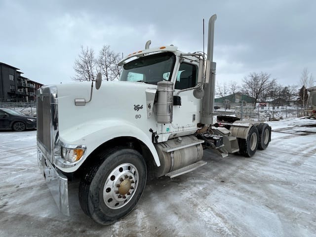 International 9900 2000