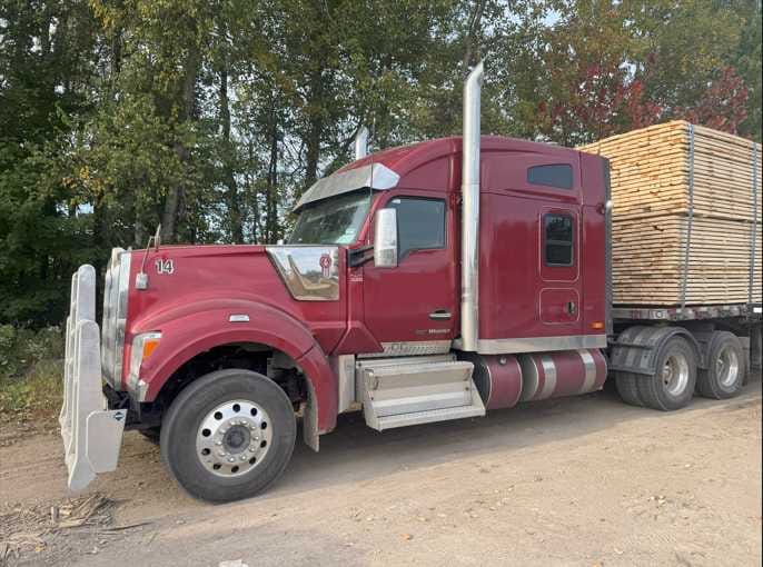 Kenworth W990 2023
