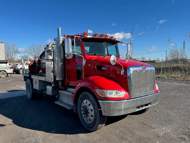 Peterbilt 337 2012
