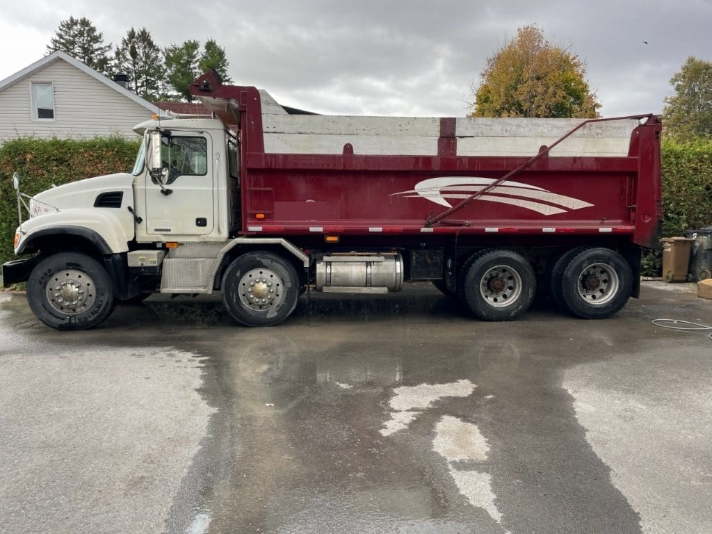 Mack Granite CV713 2005