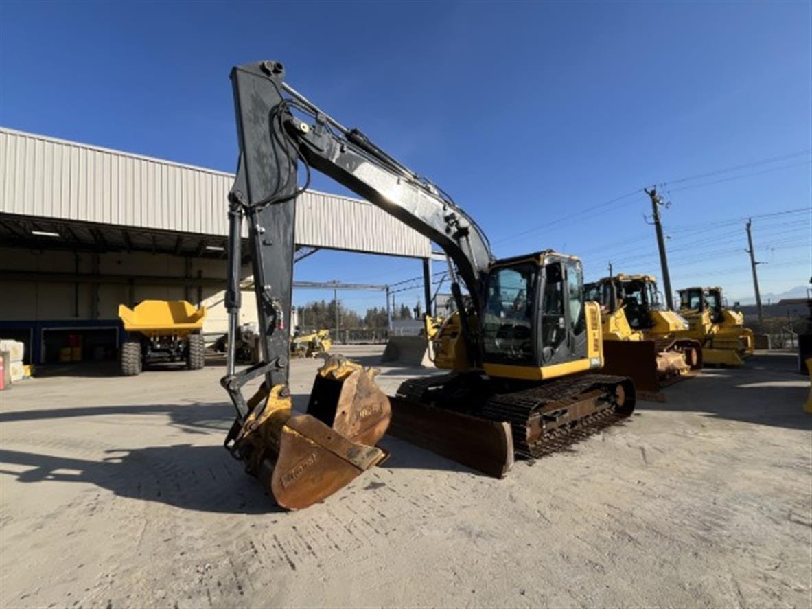 DEERE 135G 2017