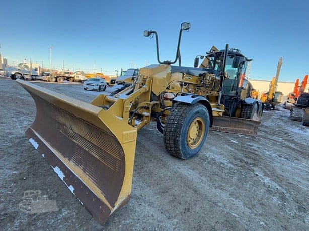 2017 CATERPILLAR 160M AWD