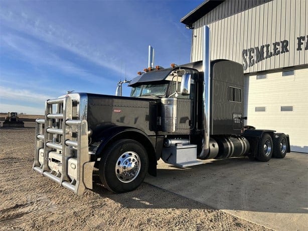 2018 PETERBILT 389
