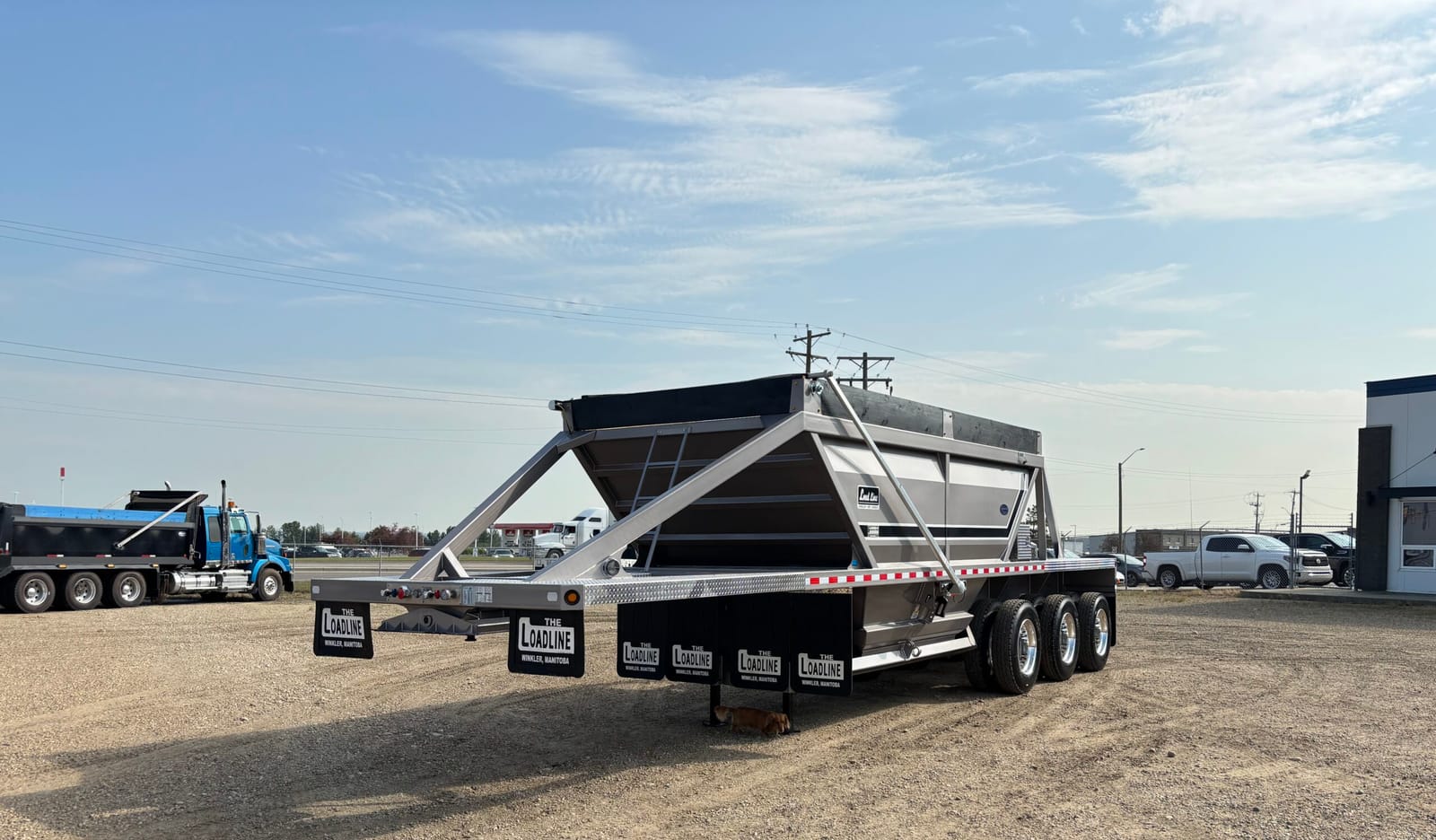 2026 Loadline Tridem Windrow Clamshell