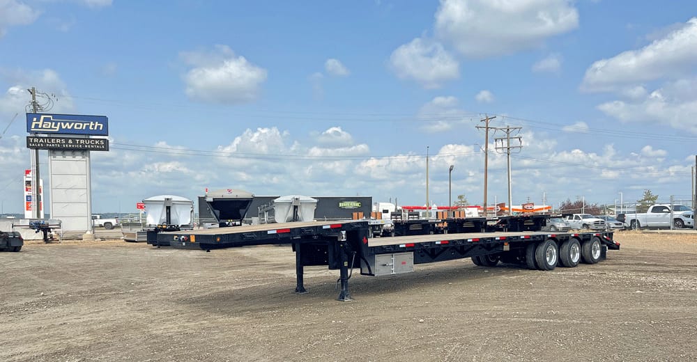 2026 Canuck 53′ Tridem Step Deck with Beavertails
