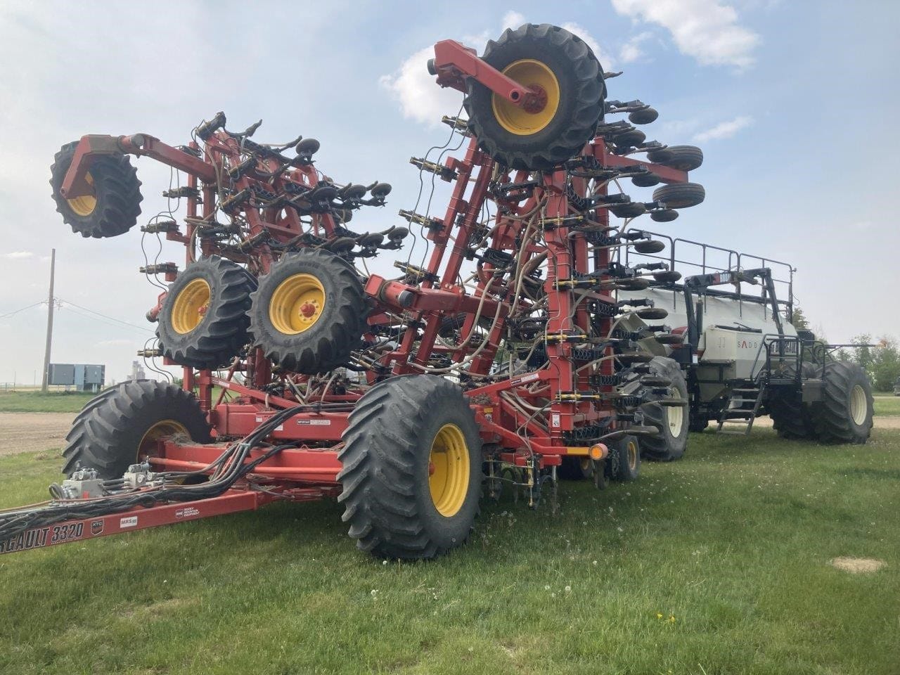 2019 BOURGAULT 3320-76