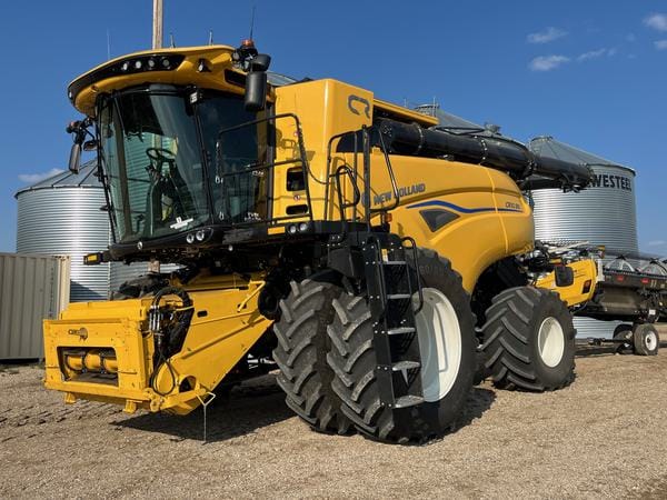 2025 New Holland CR10.90