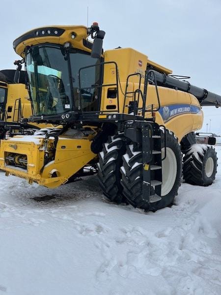 2022 New Holland CR8.90