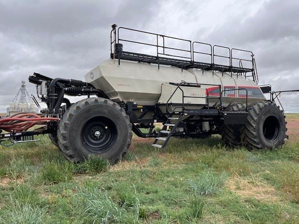 2025 Bourgault 3335-76