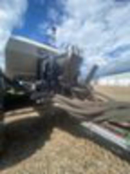 2022 Bourgault 3335-76