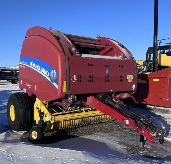 2017 New Holland RB560