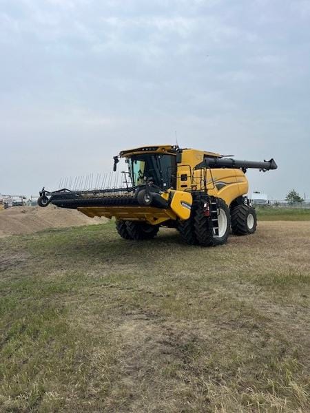 2024 New Holland CR8.90