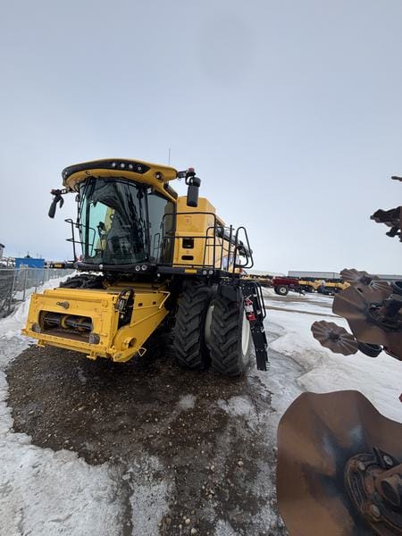 2023 New Holland CR9.90