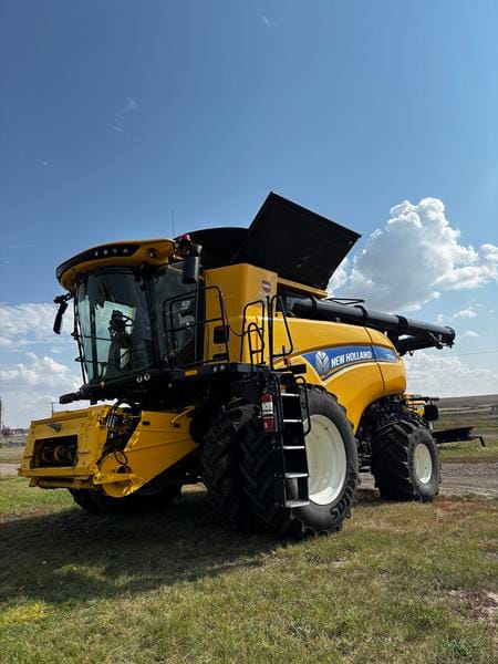 2022 New Holland CR9.90