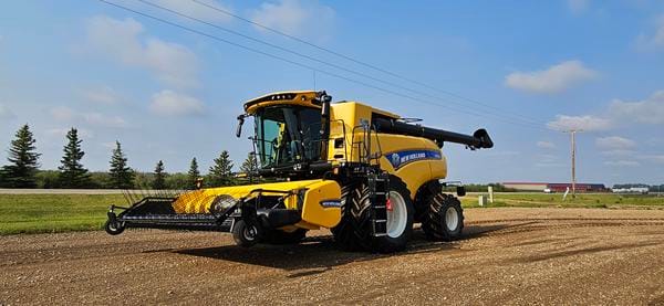 2020 New Holland CR8.90