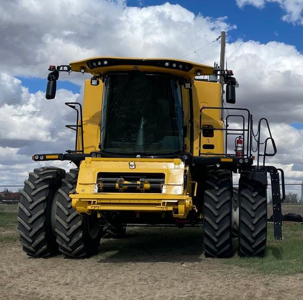 2024 New Holland CR8.90